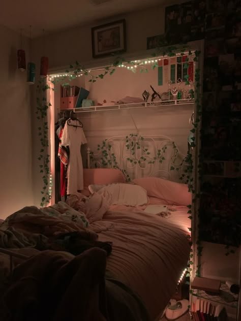 Room Ideas Aesthetic Bed In Closet, Stary Night Room Decor, Well Lit Bedroom, Bed In The Closet Aesthetic, Room Ideas Bed In Closet, Bed Inside Closet Ideas Aesthetic, Room Inspo Bed In Closet, Grundy Aesthetic Clothes, Bed In Closet Aesthetic Room