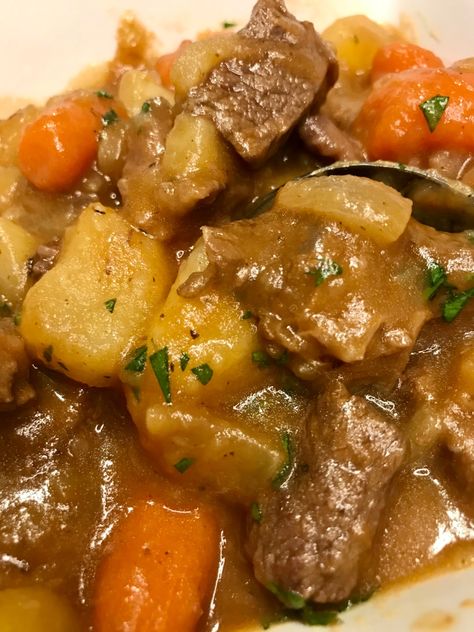 Classic Beef Stew Grandmas Recipe, Crockpot Thick Beef Stew, Best Thick Beef Stew Recipe, Beef Stew Small Batch, Crockpot Beef Stew Thick Gravy, Beef Stew Sauce Recipe, Thick Stew Recipes Crock Pot, Home Style Beef Stew, Make Ahead Beef Stew