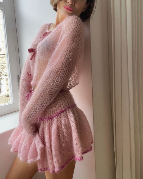 Knitting sexy set (fluffy mini and top) Knitted Set Pattern, Pink Knit Skirt Outfit, Knitting And Crochet Aesthetic, Knit Ideas Aesthetic, Fluffy Crochet Clothes, Pink Style Outfit, Crochet Contemporary, Knitted Dress Pattern, Knit Set Outfit