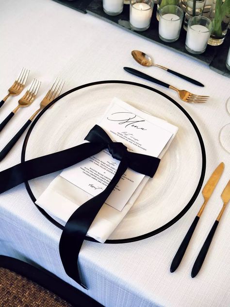 Black And White Wedding Theme, White Wedding Decorations, White Wedding Theme, Wedding Place Settings, Black White Wedding, Black And White Decor, Wedding Bows, Black And White Wedding, Black Tie Wedding