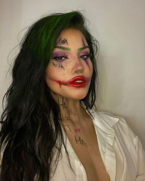 Joker Halloween Makeup, Joker Halloween Costume, Halloweenský Makeup, Holloween Makeup, Joker Halloween, Joker Makeup, Classy Halloween Costumes, Joker Costume, Cute Halloween Makeup