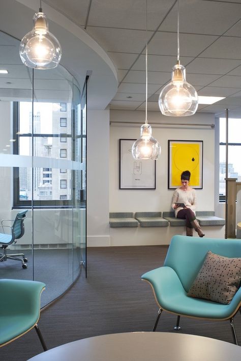 Lighting yes-- Check Out Pandora's Chicago Offices, Where Internet Radio Happens - Office Snapshots Reception Office, Retro Dining Rooms, Mid Century Office, Industrial Lamps, Decor Business, Office Design Inspiration, Modern Office Space, Modern Office Decor, Teal Light