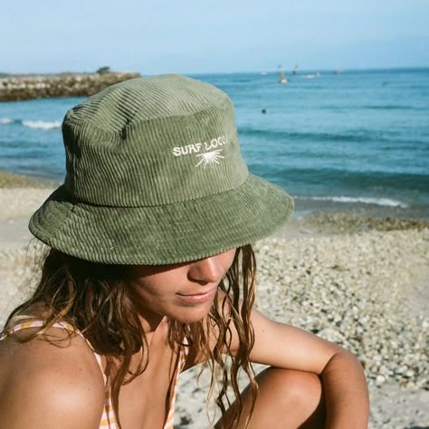 Bucket Hat Aesthetic, Surfer Fashion, Surf Hat, Green Bucket Hat, Vintage Film Photography, Bucket Hat Outfit, Surf Hats, Corduroy Bucket Hat, Happy Hat