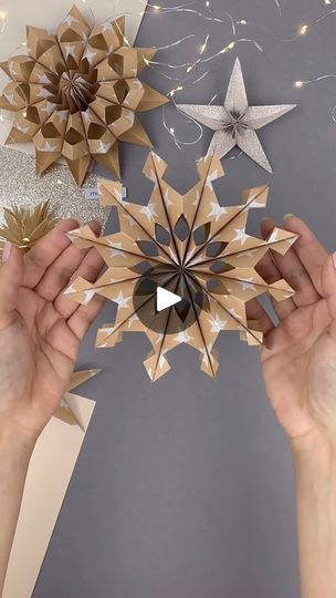 Paper Ornaments Diy, 3d Paper Snowflakes, Paper Snowflakes Diy, Paper Folding Crafts, 3d Snowflakes, Snowflake Craft, Paper Snowflake, Paper Christmas Decorations, 50k Views