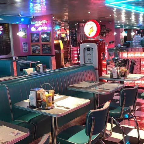 80s Cafe Aesthetic, 90s Restaurant Design, 70s Restaurant Aesthetic, Diner Coffee Aesthetic, 80s Restaurant Aesthetic, Poppycore Aesthetic, 70s Cafe Coffee Shop, 80s Pizzaria Aesthetic, 80s Bar Aesthetic