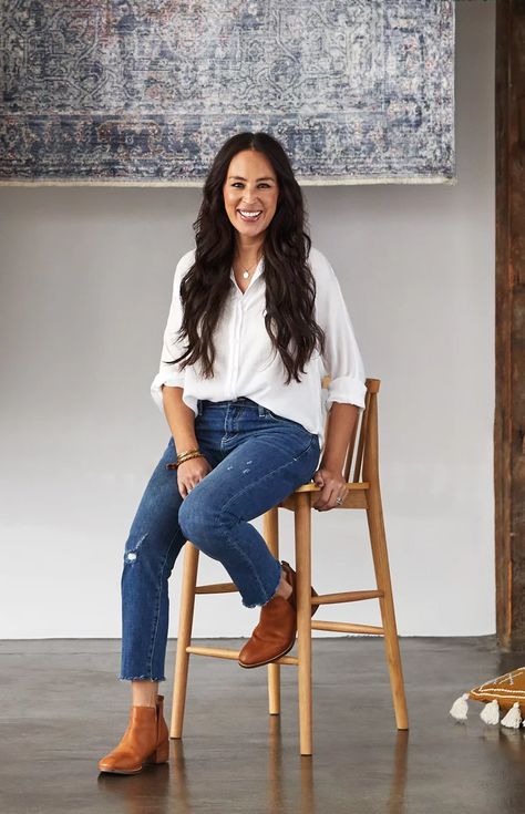 Johanna Gaines Style, Joanna Gaines Outfits, Joanna Gaines Style Clothes, Moroccan Prints, Joanna Gaines Style, Chip And Joanna Gaines, Joanna Gaines, Luxury Shopping, Global Brands