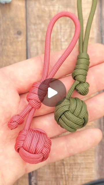 Monkeyfist Keychain Diy, Paracord Keychain Patterns, Paracord Tutorial Step By Step, Knotted Keychain, Ball Knot, Monkey Fist Keychain, Monkey Knot, Paracord Monkeyfist, Knot Keychain