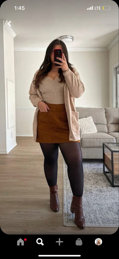 Fall skirt and boots Plus Size Winter Outfits, Plus Size Baddie Outfits, Plus Size Fall Outfit, Plus Size Fall Fashion, Looks Country, Plus Size Fall, Elegante Casual, Mode Inspo, Curvy Outfits