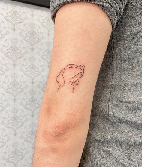 Favor Tattoo Ideas, Side Profile Dog Tattoo, Fineline Tattoo Minimalist Dog, Pet Initial Tattoo, Dog Tattoo Inspiration, Dog Aesthetic Tattoo, Dog Tattoos Minimalist, Dog Inspo Tattoo, Aesthetic Dog Tattoo Ideas