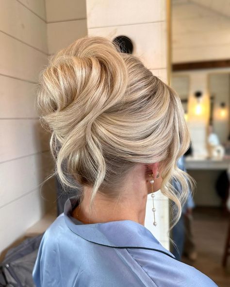 Instagram Bridesmaid Hairstyles Updo Blonde, Bridesmaid Hairstyles Spaghetti Strap, Romantic Textured Updo, Dance Proof Wedding Hair, Brown Hair Updo Wedding Bridesmaid, Low Updo Wedding Hair Front View, Beachy Wedding Hair Updo, Wedding Updo For Thinner Hair, Mid Head Updo