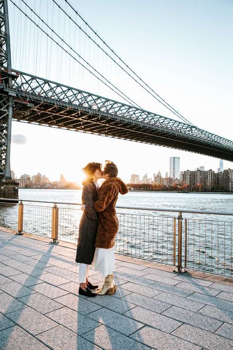 41 Date Ideas in New York City: Unique and Romantic Recommendations Nyc Adventures, Janes Carousel, New York Date, Cheap Date Ideas, Wythe Hotel, Staten Island Ferry, School Field Trip, Brooklyn Bridge Park, Bed Stuy