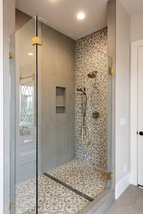 Bathroom Inspo Interior Design, Washroom Design, Bathroom Tile Designs, Bathroom Design Decor, Bathroom Remodel Shower, Toilet Design, Bathroom Inspiration Decor, Bathroom Renos, Bathroom Styling