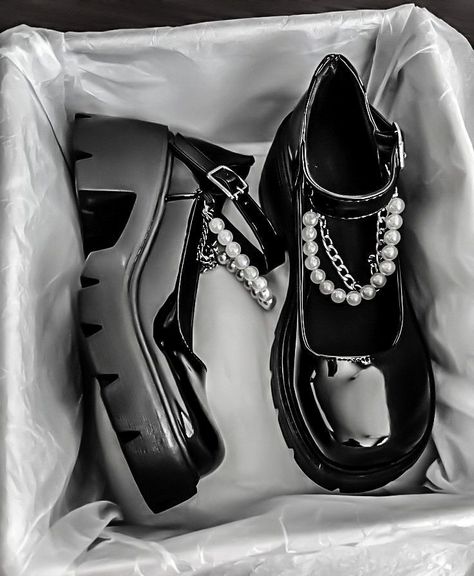 𝓒𝓱𝓮𝓬𝓴 𝓸𝓾𝓽 𝓓𝓮𝓹𝓸𝓹 𝓼𝓱𝓸𝓹 - @ 𝓥𝔁𝓽𝓪𝓷𝓲𝓲𝓼0 Aesthetic Black Heels, Korean Shoes, Goth Shoes, Dr Shoes, Preppy Shoes, Cute Shoes Heels, Fantastic Shoes, Shoes Outfit Fashion, Kawaii Shoes