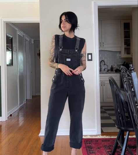 Black Wide Leg Overalls Outfit, Queer Overalls Outfit, Cool Barista Aesthetic, Wide Leg Dungarees Outfit, Work Overalls Outfit, Dark Overalls Outfit, Alt Overalls Outfit, Black Overalls Outfit Winter, Alt Workwear