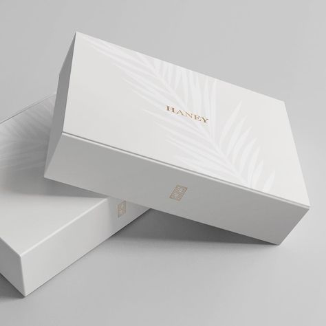 modern and luxury packaging box design. Professional brandings design. Modern packaging design Set Design Studio, Mailer Box Packaging, Packing Box Design, Luxury Box Design, Luxury Brand Packaging, Modern Packaging Design, Packaging Box Design, Luxury Box Packaging, Luxury Packaging Design