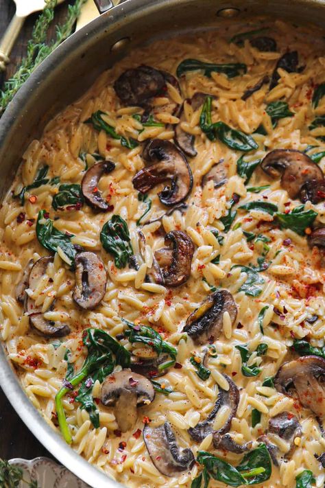 Pasta With Mushrooms And Spinach, Orzo Recipes Side, Mushroom Orzo, Pasta With Mushrooms, Momma Mia, Mushrooms And Spinach, Spinach And Mushroom, Paprika Sauce, Orzo Recipes