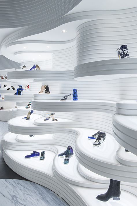 Shoe Store Design, Retail Interior Design, Showroom Interior Design, Futuristic Interior, Showroom Design, Shoe Display, Store Design Interior, Retail Interior, Retail Store Design