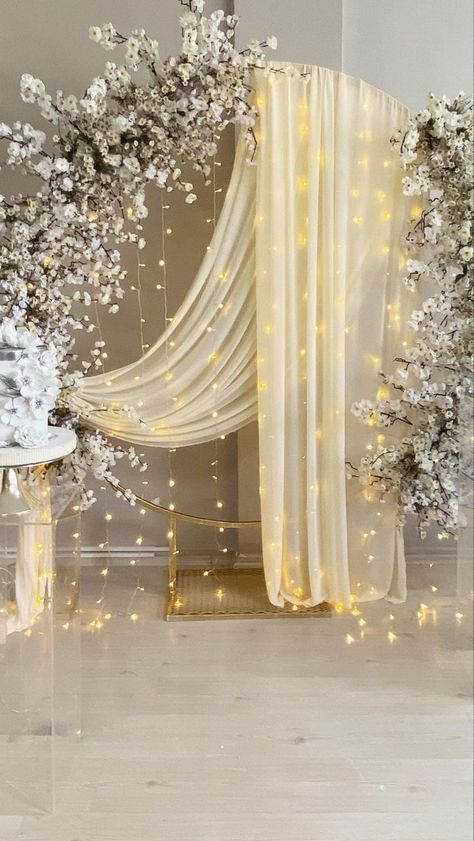 Unique Ideas For Wedding, Nikah Decor, Wedding Background Decoration, Idee Cricut, Diy Wedding Backdrop, Wedding Backdrop Design, Wedding Backdrop Decorations, Wedding Decor Style, Engagement Decorations