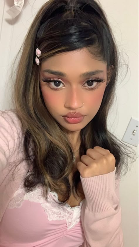 Mekap Mata, Y2k Hairstyles, Doll Eye Makeup, Kawaii Makeup, Smink Inspiration, Hairstyle Inspo, Cute Makeup Looks, Baddie Hairstyles, Girls Makeup