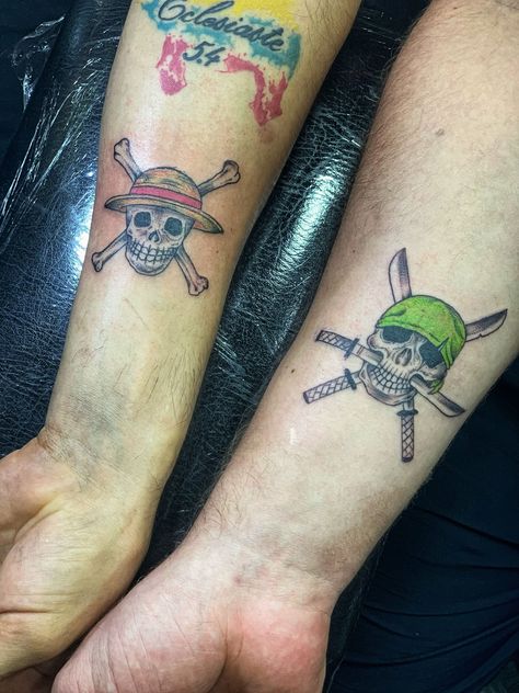 Tattoo one piece One Piece Brothers Tattoo, One Piece Friendship Tattoo, Small Matching Anime Tattoos, One Piece Couple Tattoos, Anime Duo Tattoos, One Piece Matching Tattoo Ideas, One Piece Matching Tattoos, One Piece Zoro Tattoo Ideas, Matching One Piece Tattoos