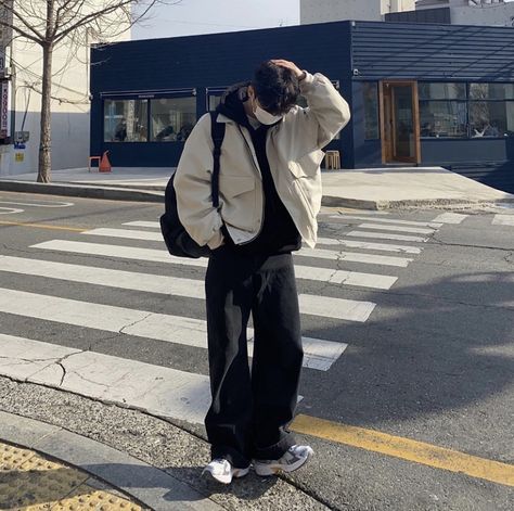 Korean Guy Street Fashion, Men Korean Street Fashion, Korean Hoodie Outfit Men, Acubi Mens, Male Asian Fashion, Acubi Male Style, Boy Korean Outfit, Korean Men Winter Fashion, Men Acubi Fashion