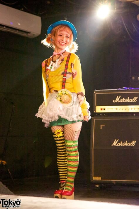 Clown Festival Outfit, Jester Themed Outfit, Jestercore Outfits, Circuscore Fashion, Clown Core Clothes, Clownpunk Fashion, Weird Core Fashion, Clowncore Aesthetic Outfits, Clown Inspired Outfit