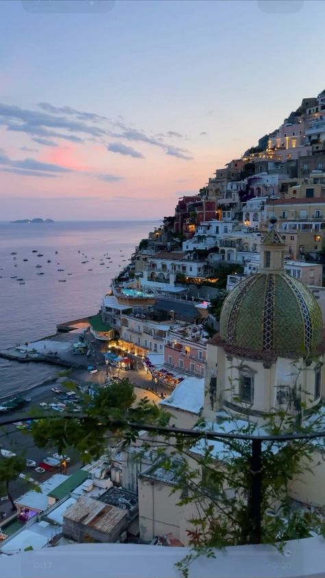 italy on Instagram: Beautiful nights spent with the ones we love. This is what it’s all about. 💜✨ 📍Positano 📸 @andreavetrano Follow @italy 🇮🇹 ——— #italy… Dream Vacations Italy, Positano Amalfi Coast, Italy Asthetic Wallpers, Travelling To Italy, Dream Life Travel, Life In Italy Aesthetic, Italy Pictures Aesthetic, South Italy Aesthetic, Italy Trip Aesthetic