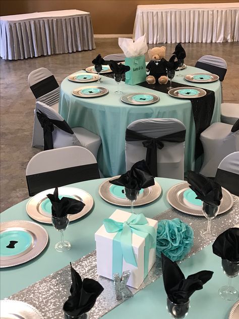 Tiffany Table Setting, Breakfast At Tiffanys Birthday Theme, Tiffany Birthday Theme, Tiffany Co Party Ideas, Tiffany Centerpieces, Tiffany Christmas, Breakfast At Tiffanys Party Ideas, Tiffany Themed Bridal Shower, Tiffany Birthday Party