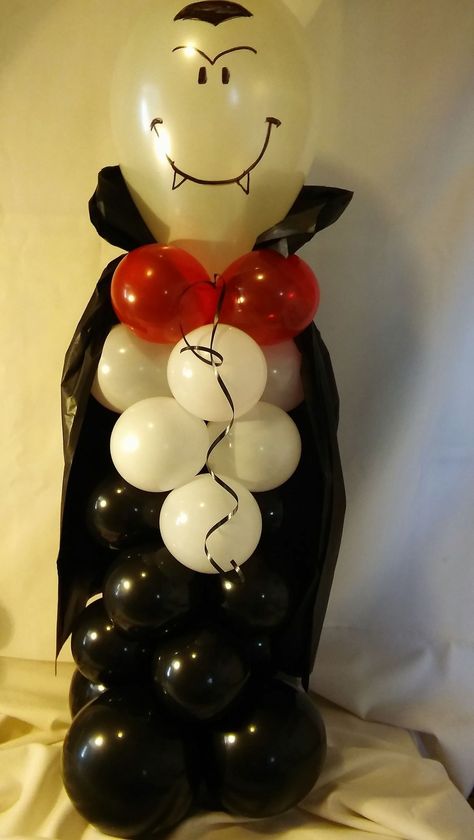 Hotel Transylvania Diy Decorations, Dracula Party Ideas, Diy Hotel Transylvania Decorations, Hotel Transylvania Halloween Party, Hotel Transylvania Halloween Decorations, Dracula Theme Party, Hotel Transylvania Party Ideas, Hotel Transylvania Decorations, Halloween Decorations Balloons