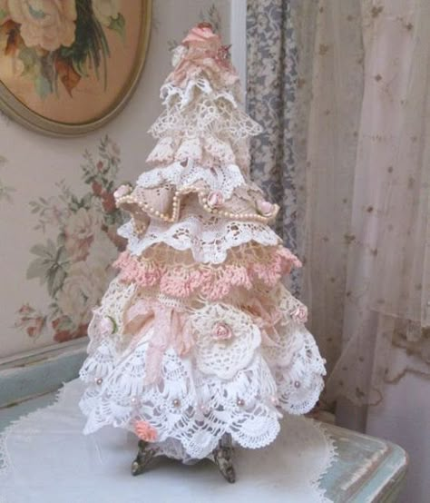 Chic Christmas Tree, Shabby Chic Christmas Decorations, Christmas Shabby Chic, Shabby Chic Christmas Ornaments, Shabby Chic Christmas Tree, Lace Christmas Tree, Chic Christmas Decor, The Shabby Tree, Shabby Chic Decor Bedroom