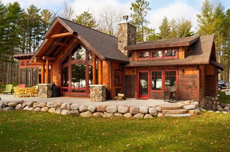 Chalet Extension, Compound House, Small Log Homes, Log Homes Exterior, Log Home Living, Small Log Cabin, Cabin House Plans, Country Homes, Log Cabin Homes