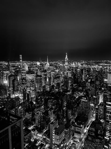 nyc skyline, black and white, city life, night life, instagram, ig, the edge White And Silver Wallpaper, Black And White Wallpaper Iphone, Anger Photography, Nyc Night, Black And White Photo Wall, New York Black And White, Black And White City, Black And White Picture Wall, New York Poster