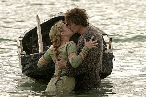 Tristan And Isolde Movie, Sophia Myles, Tristan Isolde, Tristan And Isolde, Movie Kisses, George Sand, Photographie Portrait Inspiration, The Embrace, Romantic Movies