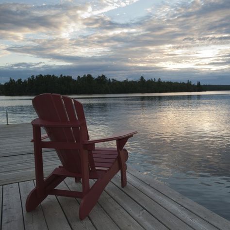 Muskoka Chairs, East Coast Aesthetic, Muskoka Chair, Lake Dock, Lake Photos, Aesthetic Desktop Wallpaper, Adirondack Chairs, Adirondack Chair, Premium Photo