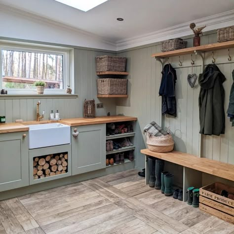 Utility Extension, Utility Laundry Room, Utility Boot Room, Utility Ideas, Boot Room Utility, Boot Rooms, Small Utility Room, Utility Room Designs, Utility Room Ideas