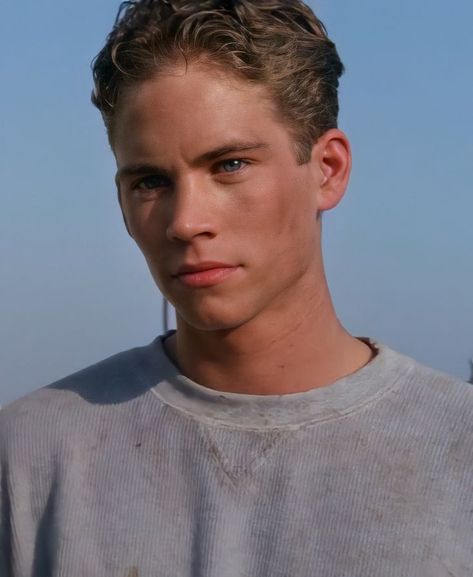 Paul Walker Haircut, Paul Walker Hair, Young Paul Walker, Paul Walker Wallpaper, Men's Curly Hairstyles, Paul Walker Pictures, Denise Richards, Mens Haircuts Short, Paul Walker