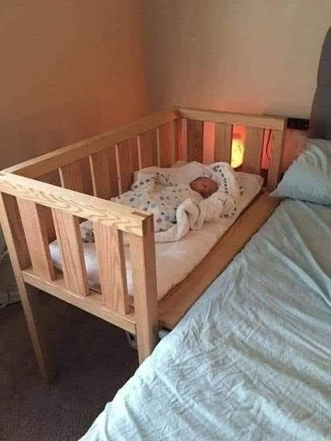 Rustic Crib, Perlengkapan Bayi Diy, Co Sleeper Crib, Baby Crib Diy, Diy Crib, Baby Furniture Sets, Co Sleeper, Baby Rosa, Diy Baby Furniture