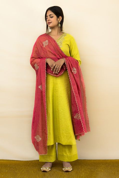 Shop for these amazing collections of Green Tissue Hand Embroidered Thread V Neck Keri Kurta Pant Set For Women by MITHI SUPARI online at Aza Fashions. V Neck Kurta Set, Tissue Kurta, Scalloped Dupatta, Plazo Suit Design, V Neck Anarkali, Tissue Dupatta, Suits For Women Indian, Placement Embroidery, Cotton Blouse Design