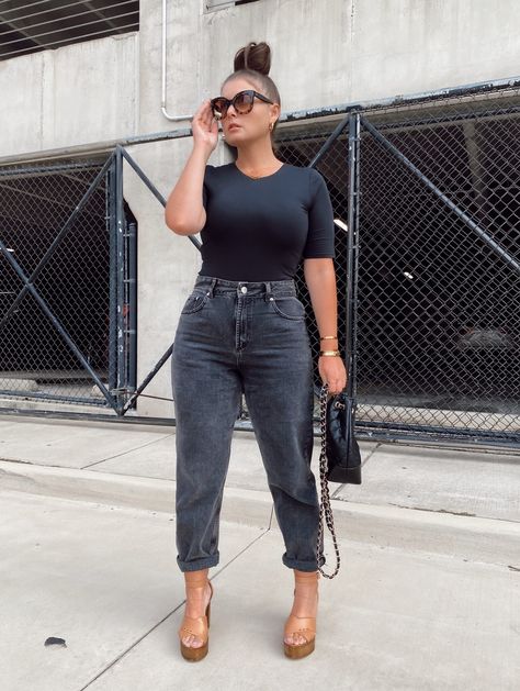 5 WAYS TO WEAR BLACK JEANS FOR SUMMER | THE RULE OF 5 Casual Black Jeans Outfit Spring, Black Denim Jeans Outfit Summer, Date Night Summer Outfits Classy, Mid Size All Black Outfit, Plus Size Outfits Spring 2023, Trendy Midsize Outfits, Midsize Style Summer, Julia Marie B Outfit, Mid Size Jeans Outfit