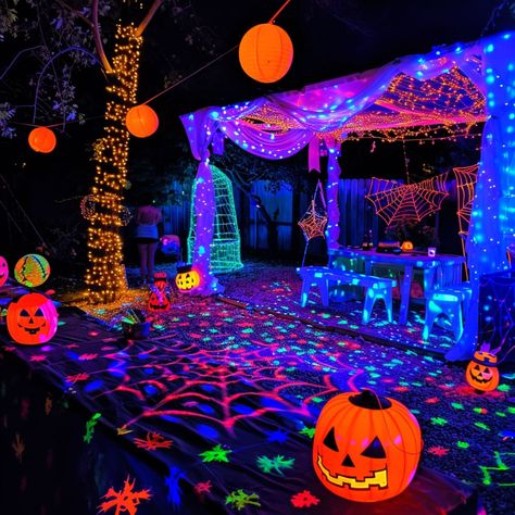 Halloween Bash Decorations, Halloween Decor Backyard, Halloween Party Outside Decor, Cute Halloween Themes, Halloween Party Fog Machine, Project X Theme Party, Spooky Theme Party, Halloween Party Inspo Outdoor, Halloween Ideas Decorations Outdoor