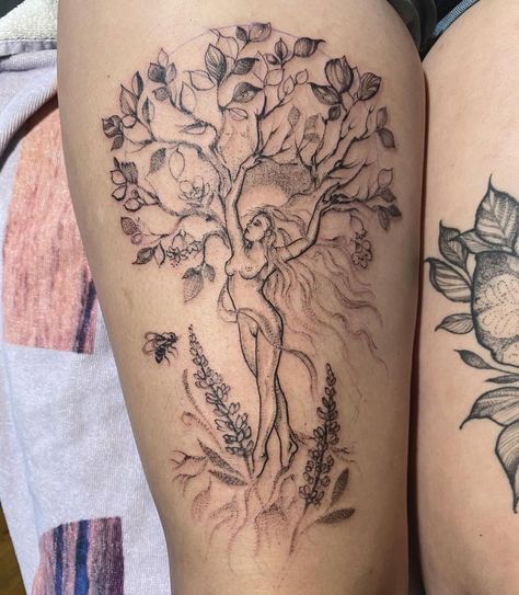 In progress ⛓ | Instagram Gaia Tree Of Life Tattoo, Mother Tree Tattoo, Woman Tree Tattoo, Mother Nature Tattoo, Mother Earth Tattoo, Willow Tattoo, Willow Tree Tattoo, Woman Tree, Tree Tattoo Ideas