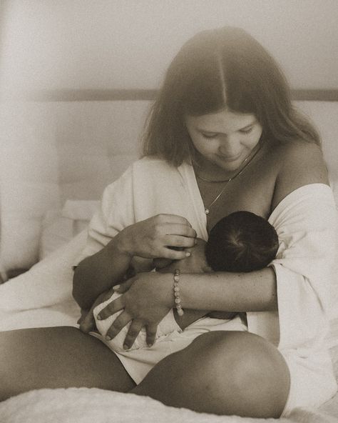 I’ve really loved nursing sessions lately. They’re so peaceful and calm. It’s the perfect time to catch those tiny details while baby relaxes🤍 #cincinnatiphotographer #newbornphotography #lifestylephotography #lifestylenewbornphotographer #cincinnatiphotography #familyphotography #storytellingphotography #motherhoodphotographer #cincinnati Breastfeeding Newborn Photoshoot Ideas, Breastfeeding Picture Ideas, Breastfeeding Photoshoot Ideas, Nursing Photography, Mother Baby Photography, Newborn Feeding, Portrait Reference, Storytelling Photography, Nursing Baby