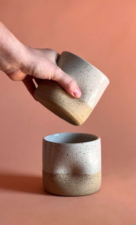 Ceramics Pottery Mugs, Speckled Stoneware, Beginner Pottery, Handmade Mugs, Tanah Liat, Pottery Handbuilding, Diy Ceramic, Keramik Design, Cerámica Ideas