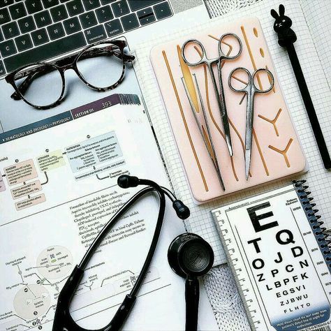 Doctor Aesthetic, Medicine Studies, Medical Student Motivation, Med School Motivation, Nurse Aesthetic, Medical Wallpaper, Medical Student Study, Medicine Student, Medical School Motivation