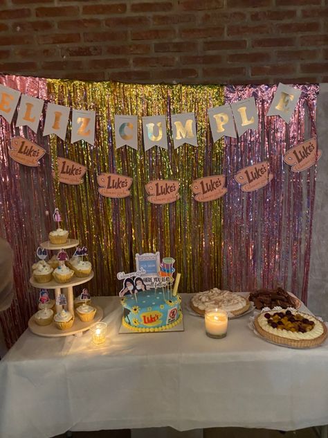 Rory Birthday Party, Rory Gilmore Sweet 16, Small 16th Birthday Party Ideas, Gilmore Girl Party Ideas, Gilmore Girls Bday Party, Gilmore Girls Birthday Cake, Gilmore Girls Themed Birthday Party, Gilmore Girls Theme Party, Rory Gilmore Birthday