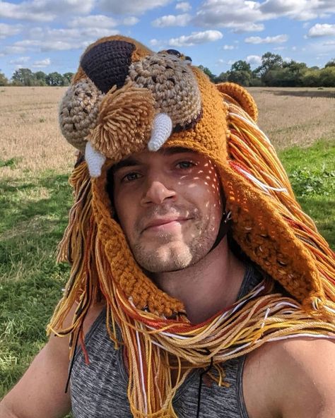 HenryCavillQuotes’s Instagram profile post: “This lion is on fire.🤣🐒#doitfordurrell ______________________________________________ #thewitcher #quoteoftheday #henrycavill…” Henry Cavill Tumblr, Charles Brandon, Lion Hat, Mycroft Holmes, Love Henry, Enola Holmes, Famous Men, Man Of Steel, Henry Cavill