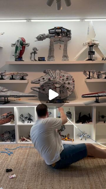 M.J.W.-Bricks | LEGO Star Wars MOCs & UCS on Instagram: "After a long time I finally managed to build my shelves and install my new led lighting!   I am really happy with the result! What do you think, was it worth it?  ______________________________________  Follow @m.j.w._bricks for more MOCs and Content around the topic Lego!  I am very happy if you SHARE it, LIKE it and leave a COMMENT! 🙏🏼  If you don’t want to miss any more of my posts remember to activate the 🔔   ______________________________________  #lego #starwars #legostarwars #ucs #roominspiration #roomupgrade #legoroomupdate #update #shelving #lighting #ultimatecollectorseries #collection #collector #legominifigures #milleniumfalcon #venator #stardestroyer #xwing #imperialshuttle #afol #afolcommunity" Lego Display In Office, Lego Star Wars Display Shelves, Star Wars Lego Collection, Lego Star Wars Room Ideas, Lego Rooms For Adults, Star Wars Figure Display, Lego Shelves Display Boy Rooms, Lego Building Room Ideas, Action Figure Room