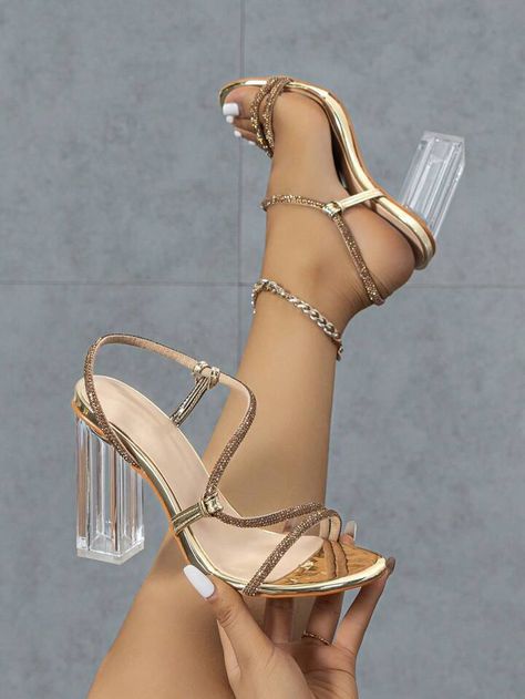 Gold Heels Aesthetic, Gold Heels Wedding, Gold Chunky Heels, Elegant Shoes Heels, Shoes Heels Prom, Fancy High Heels, Gold Wedding Shoes, Cute High Heels, Pretty Sandals