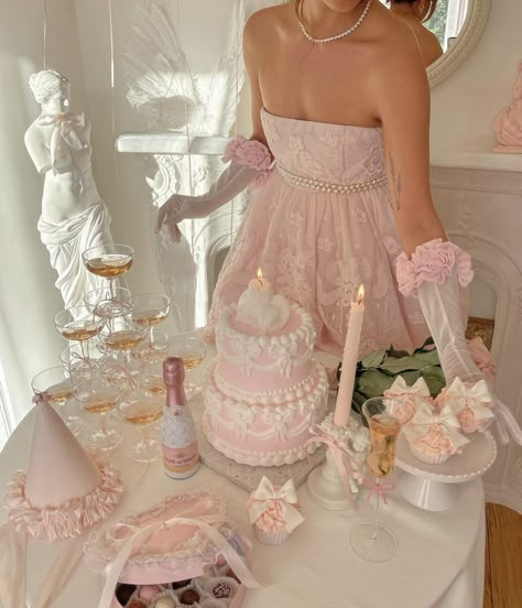 Pretty Cakes Pink, Classy 18th Birthday Outfit, Cute Birthday Table Set Up, Pink Birthday Inspo Aesthetic, Royalty Birthday Party, Loveshack Fancy Birthday, Birthday Party Ideas Coquette, Teen Princess Party, Coquette Party Dress