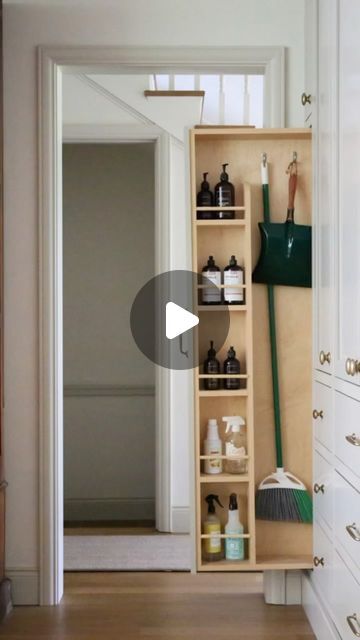 Broom Cabinet, Under The Kitchen Sink, Mop Storage, Broom Storage, Instagram Kitchen, Mops And Brooms, So Fresh So Clean, Dust Pan, Functional Kitchen